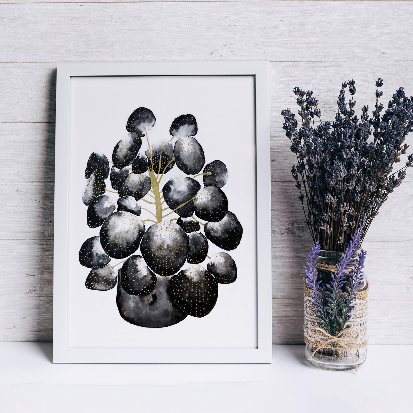 Affiche de plante Pilea, illustration botanique noir et or