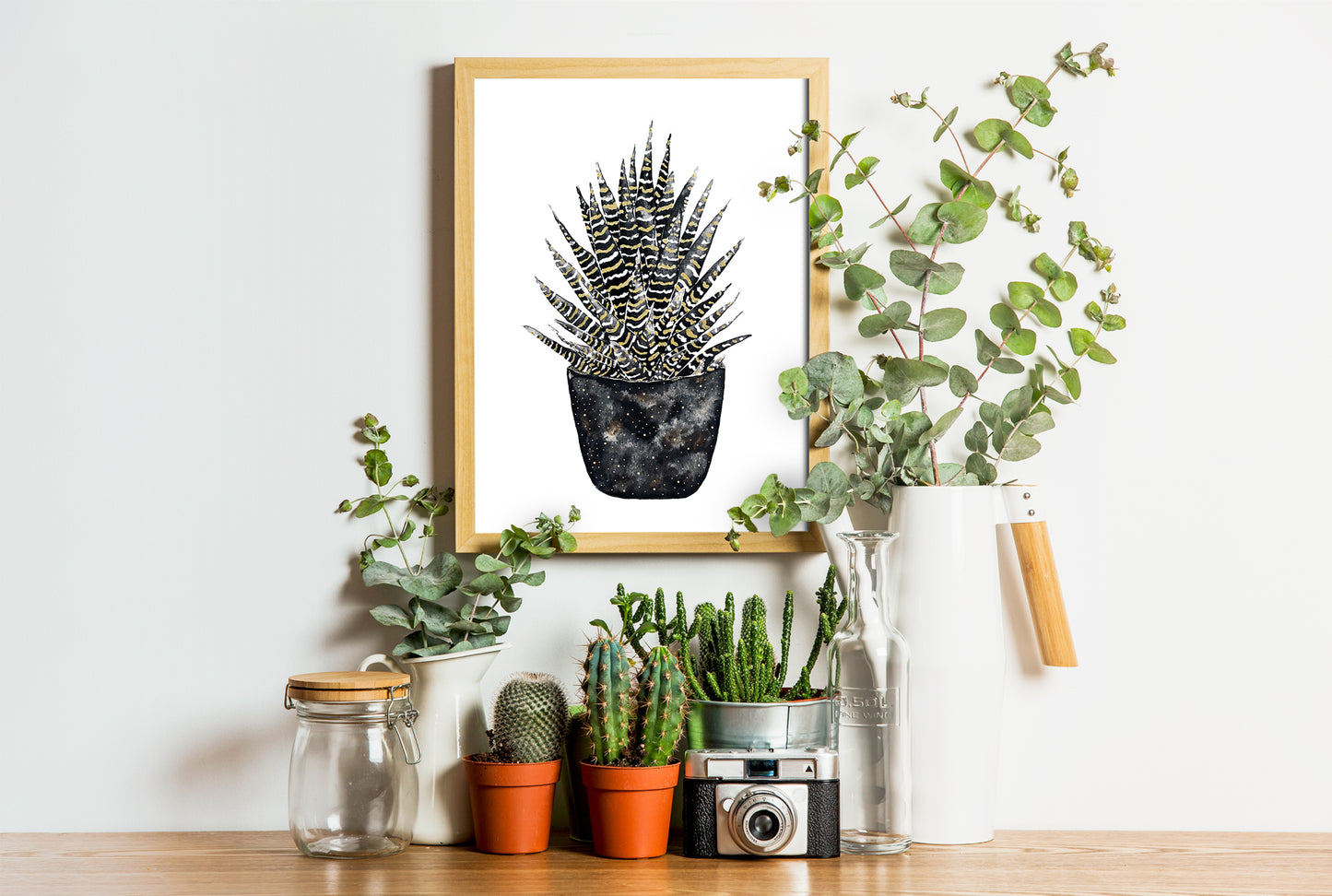 Affiche de plante Sansevieria, illustration botanique noir et or